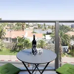 Blue Space Suites - Steps From The Beach - By Seaelo